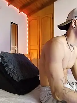 Snapshot of morenosiam chatting on November 2025 10:25:02 PM morenosiam online show from November 2025 10:25:02 PM