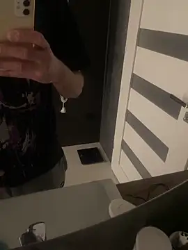 gryzoon online show from November 2025 01:48:02 AM