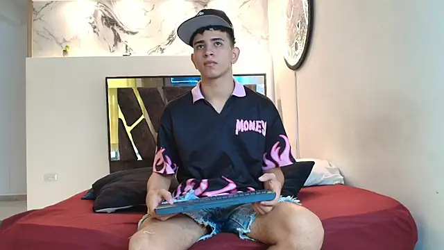 Snapshot of KING_OFF_BOYS chatting on November 2025 02:54:01 PM KING OFF BOYS online show from November 2025 02:54:01 PM