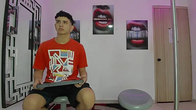 Snapshot of KING_OFF_BOYS chatting on November 2025 01:03:01 PM KING OFF BOYS online show from November 2025 01:03:01 PM