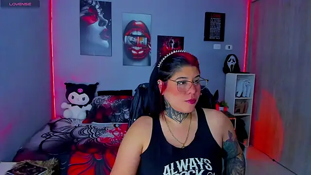 Snapshot of Veronika_metal chatting on November 2025 07:52:02 AM Veronika metal online show from November 2025 07:52:02 AM