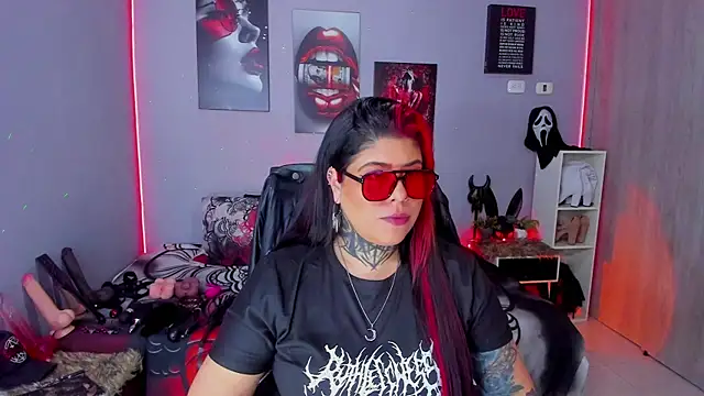 Snapshot of Veronika_metal chatting on December 2025 09:31:02 PM Veronika metal online show from December 2025 09:31:02 PM