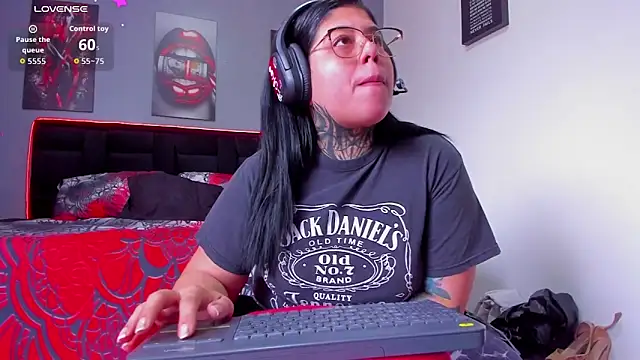 Veronika metal online show from July 2026 01:47:01 PM