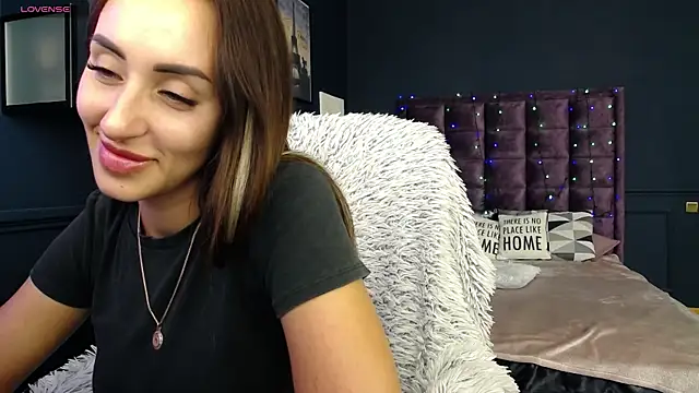 Snapshot of JenniferStone chatting on August 2026 08:24:02 AM JenniferStone online show from August 2026 08:24:02 AM