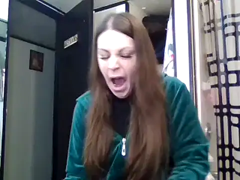 Snapshot of mrstoxox4594 chatting on March 2025 12:05:02 PM mrstoxox4594 online show from March 2025 12:05:02 PM