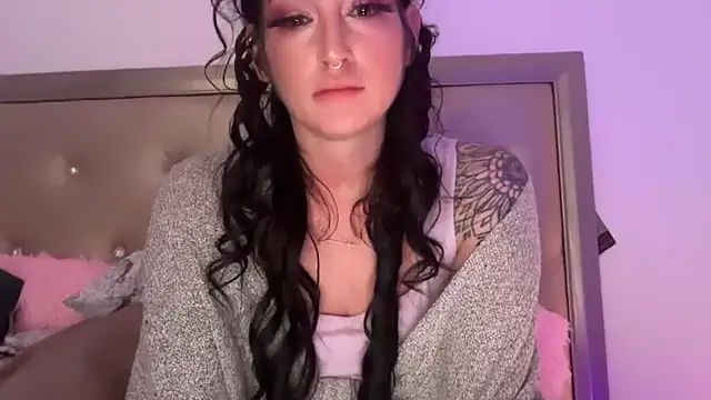 Snapshot of IvyyRosee88 chatting on October 2025 01:53:02 AM IvyyRosee88 online show from October 2025 01:53:02 AM