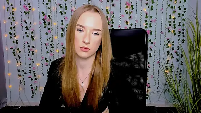 Snapshot of doll_vey chatting on March 2025 12:34:01 PM doll vey online show from March 2025 12:34:01 PM