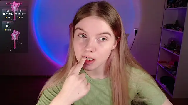 Strawberry juli online show from April 2026 12:43:02 PM