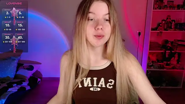 Strawberry juli online show from May 2026 03:01:02 AM