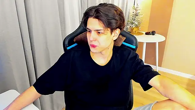 TravisRevas online show from February 2026 03:04:01 AM