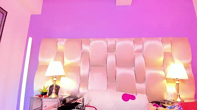 Snapshot of megan_loviitz chatting on March 2025 06:29:01 PM megan loviitz online show from March 2025 06:29:01 PM