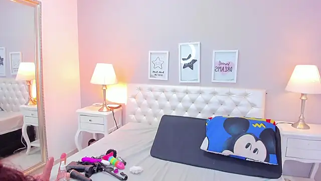 Snapshot of megan_loviitz chatting on October 2025 12:39:02 PM megan loviitz online show from October 2025 12:39:02 PM