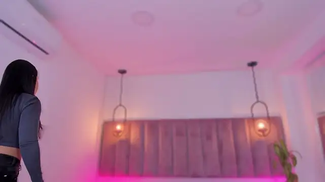 Haily b online show from February 2026 08:07:02 PM