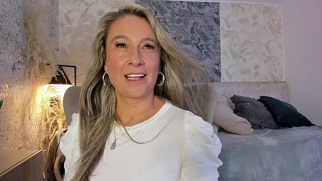 Liannaa  online show from March 2026 07:29:01 PM