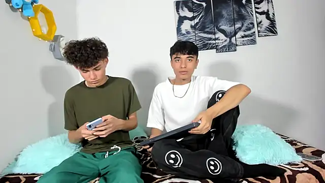 Snapshot of Maxxi_hot23 chatting on March 2025 08:17:01 PM Maxxi hot23 online show from March 2025 08:17:01 PM