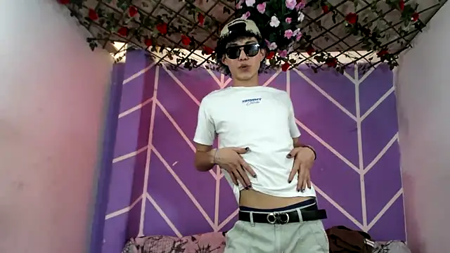 Snapshot of Maxxi_hot23 chatting on September 2025 08:09:01 PM Maxxi hot23 online show from September 2025 08:09:01 PM