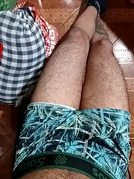 Snapshot of Poptrezegostoso chatting on October 2025 11:27:02 PM Poptrezegostoso online show from October 2025 11:27:02 PM