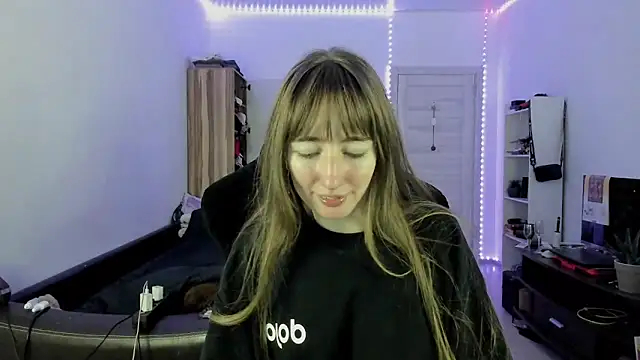 Snapshot of bekkawell chatting on October 2025 04:13:02 PM bekkawell online show from October 2025 04:13:02 PM