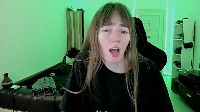 Snapshot of bekkawell chatting on October 2025 09:12:02 PM bekkawell online show from October 2025 09:12:02 PM