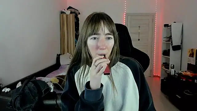 Snapshot of bekkawell chatting on November 2025 04:18:01 PM bekkawell online show from November 2025 04:18:01 PM