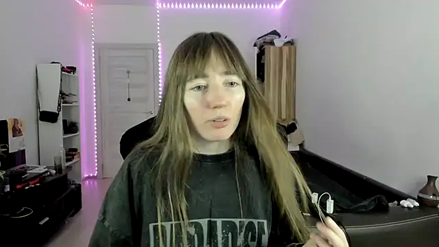 Snapshot of bekkawell chatting on November 2025 04:12:02 PM bekkawell online show from November 2025 04:12:02 PM