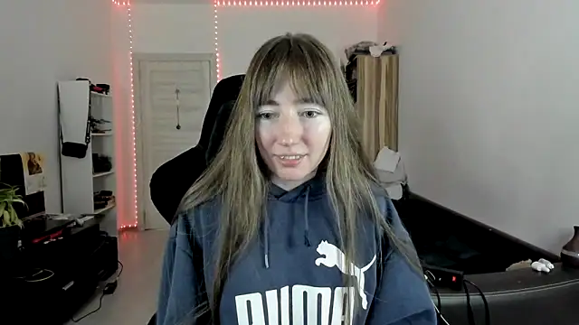 Snapshot of bekkawell chatting on November 2025 12:59:01 PM bekkawell online show from November 2025 12:59:01 PM