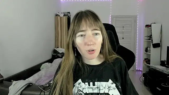 Snapshot of bekkawell chatting on December 2025 02:44:02 PM bekkawell online show from December 2025 02:44:02 PM