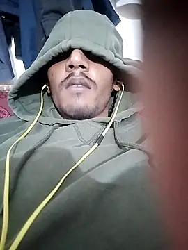 Snapshot of BlackDog__69 chatting on February 2025 05:28:01 PM BlackDog  69 online show from February 2025 05:28:01 PM