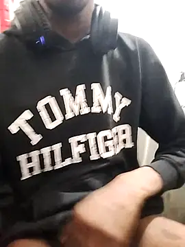 Snapshot of BlackDog__69 chatting on October 2025 11:10:02 PM BlackDog  69 online show from October 2025 11:10:02 PM