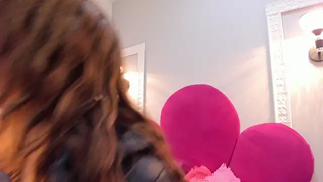 Bonniie 22 online show from October 2025 02:13:01 PM