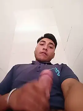 crisssalazar online show from May 2026 03:20:02 PM