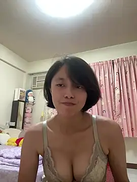 Snapshot of ladypaggy chatting on May 2026 03:41:01 PM ladypaggy online show from May 2026 03:41:01 PM
