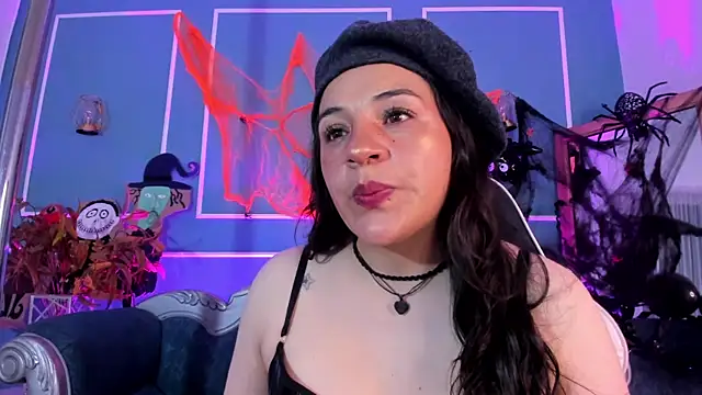 TaraTaylorr online show from October 2025 02:48:01 AM