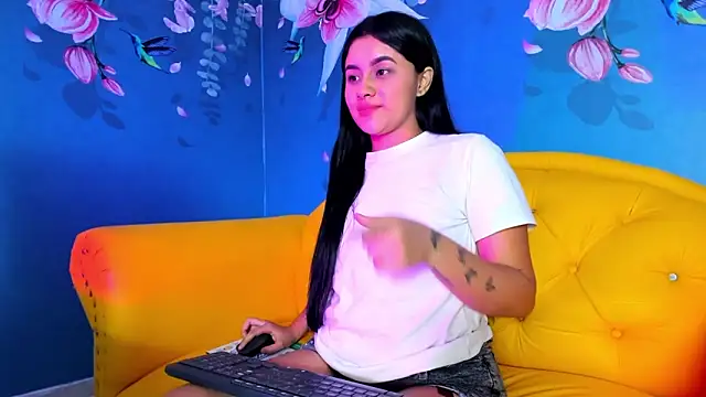 Snapshot of kissy_19 chatting on March 2025 05:12:01 AM kissy 19 online show from March 2025 05:12:01 AM