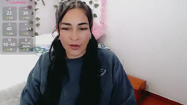 Snapshot of luna_lgomez_ chatting on March 2025 02:24:01 PM luna lgomez  online show from March 2025 02:24:01 PM
