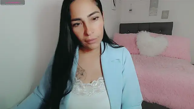 Snapshot of luna_lgomez_ chatting on December 2025 11:38:02 AM luna lgomez online show from December 2025 11:38:02 AM