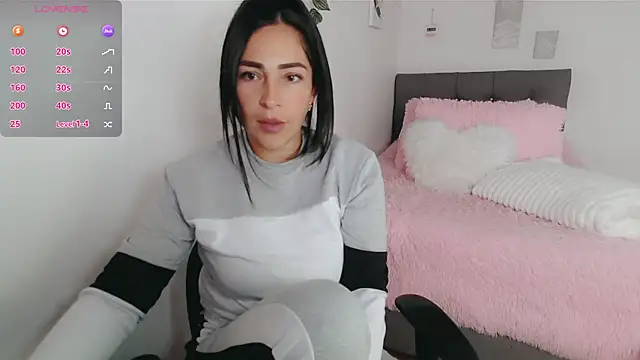 Snapshot of luna_lgomez_ chatting on December 2025 12:45:02 PM luna lgomez online show from December 2025 12:45:02 PM