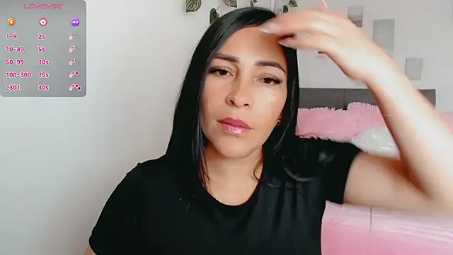 Snapshot of luna_lgomez_ chatting on February 2026 01:03:01 PM luna lgomez online show from February 2026 01:03:01 PM