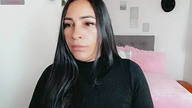 Snapshot of luna_lgomez_ chatting on February 2026 12:09:01 PM luna lgomez online show from February 2026 12:09:01 PM