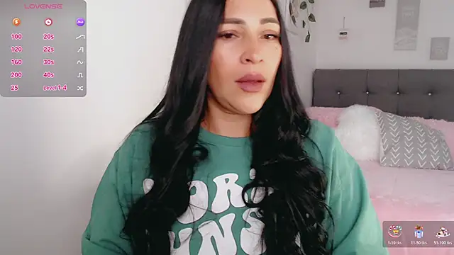 Snapshot of luna_lgomez_ chatting on February 2026 12:12:01 PM luna lgomez online show from February 2026 12:12:01 PM