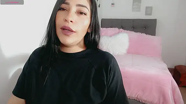 Snapshot of luna_lgomez_ chatting on February 2026 12:35:02 PM luna lgomez online show from February 2026 12:35:02 PM