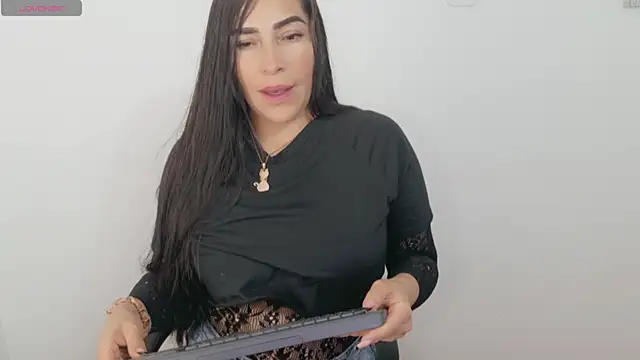 Snapshot of luna_lgomez_ chatting on July 2026 11:14:01 AM luna lgomez online show from July 2026 11:14:01 AM