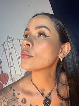 Snapshot of HotAlana_ chatting on May 2026 02:16:01 AM HotAlana online show from May 2026 02:16:01 AM