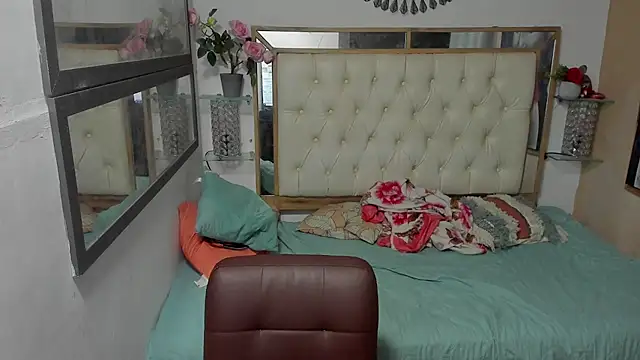 heiker  online show from October 2025 02:52:01 AM