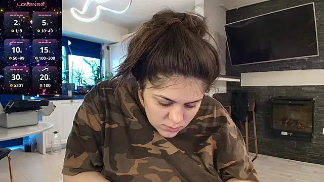 Layla- online show from February 2025 10:37:02 AM