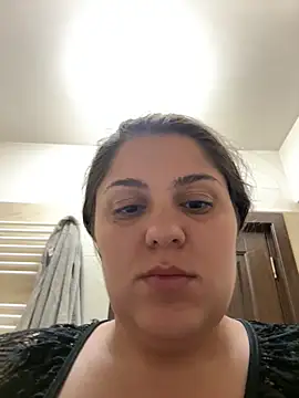 Layla- online show from October 2025 09:56:01 PM