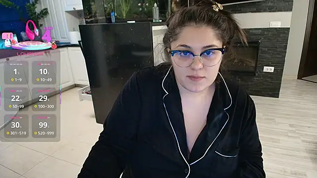 Layla- online show from November 2025 10:25:02 AM