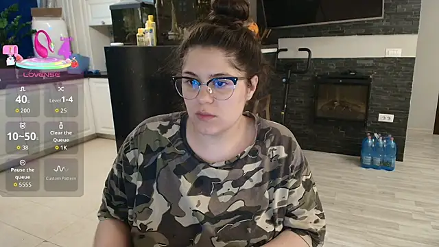 Layla- online show from April 2026 09:34:01 AM