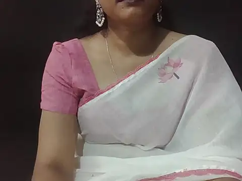 Snapshot of sugandha_bhabhi chatting on June 2026 04:44:01 PM sugandha bhabhi online show from June 2026 04:44:01 PM