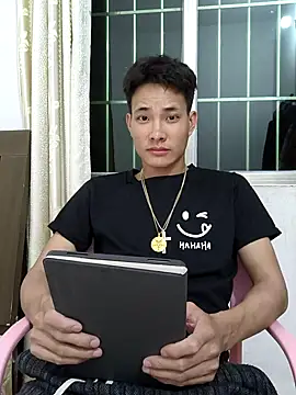 Snapshot of Dannyhobb chatting on March 2025 12:23:01 PM Dannyhobb online show from March 2025 12:23:01 PM